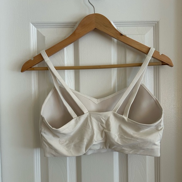 All in Motion Black and Cream Bra Set - Picture 3 of 11